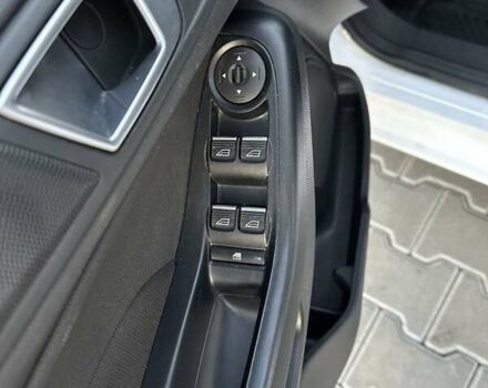 Білий Форд Фієста, об'ємом двигуна 1 л та пробігом 54 тис. км за 9900 $, фото 31 на Automoto.ua