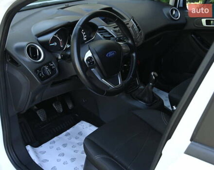 Белый Форд Фиеста, объемом двигателя 1.5 л и пробегом 115 тыс. км за 8499 $, фото 17 на Automoto.ua