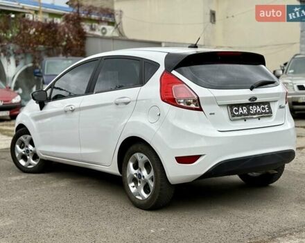 Білий Форд Фієста, об'ємом двигуна 1.6 л та пробігом 138 тис. км за 7500 $, фото 8 на Automoto.ua