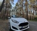 Білий Форд Фієста, об'ємом двигуна 1 л та пробігом 115 тис. км за 6402 $, фото 1 на Automoto.ua