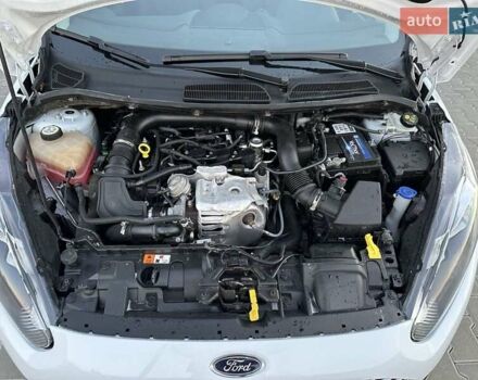 Білий Форд Фієста, об'ємом двигуна 1 л та пробігом 54 тис. км за 9900 $, фото 47 на Automoto.ua