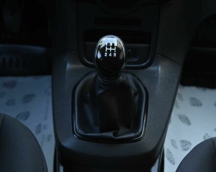 Белый Форд Фиеста, объемом двигателя 1.5 л и пробегом 115 тыс. км за 8500 $, фото 14 на Automoto.ua