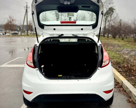 Белый Форд Фиеста, объемом двигателя 1 л и пробегом 132 тыс. км за 7500 $, фото 11 на Automoto.ua