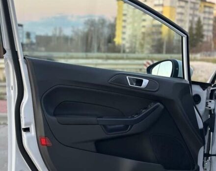 Білий Форд Фієста, об'ємом двигуна 1 л та пробігом 54 тис. км за 9900 $, фото 32 на Automoto.ua