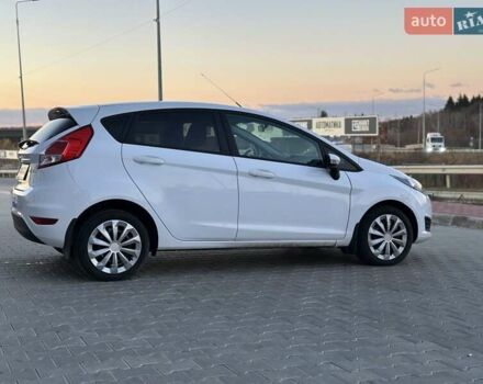 Білий Форд Фієста, об'ємом двигуна 1 л та пробігом 54 тис. км за 9900 $, фото 13 на Automoto.ua
