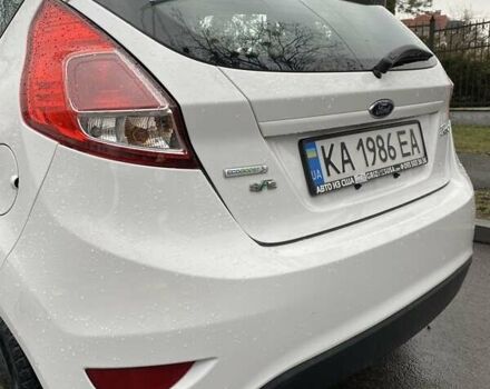 Белый Форд Фиеста, объемом двигателя 1 л и пробегом 90 тыс. км за 7300 $, фото 1 на Automoto.ua