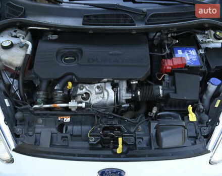 Белый Форд Фиеста, объемом двигателя 1.5 л и пробегом 115 тыс. км за 8499 $, фото 11 на Automoto.ua