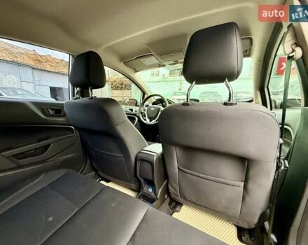 Білий Форд Фієста, об'ємом двигуна 1.6 л та пробігом 138 тис. км за 7500 $, фото 16 на Automoto.ua