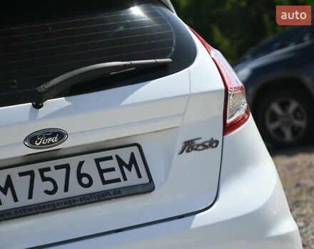 Белый Форд Фиеста, объемом двигателя 1.5 л и пробегом 115 тыс. км за 8499 $, фото 7 на Automoto.ua