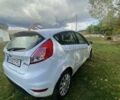 Белый Форд Фиеста, объемом двигателя 1 л и пробегом 121 тыс. км за 8700 $, фото 4 на Automoto.ua