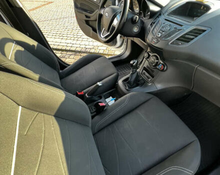 Белый Форд Фиеста, объемом двигателя 1.4 л и пробегом 147 тыс. км за 7100 $, фото 6 на Automoto.ua