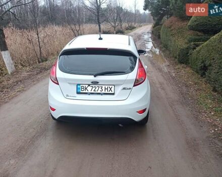 Белый Форд Фиеста, объемом двигателя 1.6 л и пробегом 103 тыс. км за 8517 $, фото 4 на Automoto.ua
