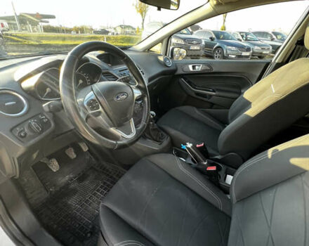 Белый Форд Фиеста, объемом двигателя 1.4 л и пробегом 147 тыс. км за 7100 $, фото 7 на Automoto.ua