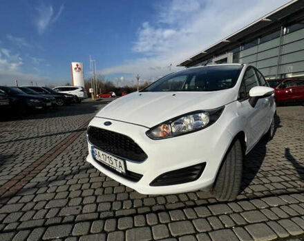 Белый Форд Фиеста, объемом двигателя 1.4 л и пробегом 147 тыс. км за 7100 $, фото 2 на Automoto.ua