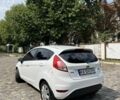 Белый Форд Фиеста, объемом двигателя 1 л и пробегом 145 тыс. км за 7005 $, фото 6 на Automoto.ua