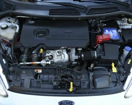 Белый Форд Фиеста, объемом двигателя 1.5 л и пробегом 115 тыс. км за 8500 $, фото 7 на Automoto.ua