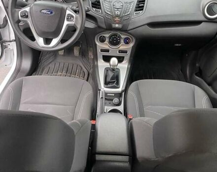 Белый Форд Фиеста, объемом двигателя 1 л и пробегом 90 тыс. км за 7300 $, фото 5 на Automoto.ua