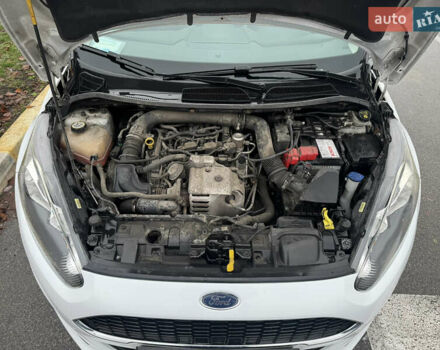 Белый Форд Фиеста, объемом двигателя 1 л и пробегом 132 тыс. км за 7800 $, фото 13 на Automoto.ua