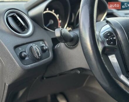 Білий Форд Фієста, об'ємом двигуна 1 л та пробігом 54 тис. км за 9900 $, фото 44 на Automoto.ua