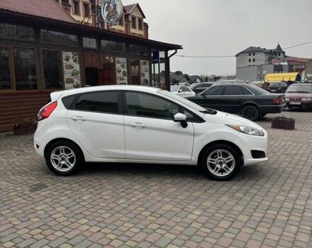 Білий Форд Фієста, об'ємом двигуна 1.6 л та пробігом 134 тис. км за 9500 $, фото 2 на Automoto.ua