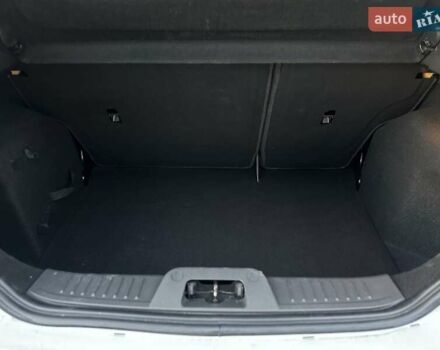 Білий Форд Фієста, об'ємом двигуна 1 л та пробігом 54 тис. км за 9900 $, фото 22 на Automoto.ua