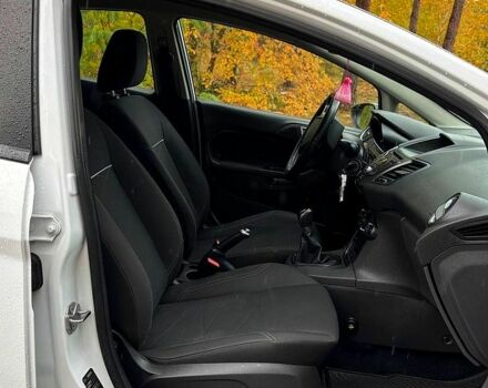 Белый Форд Фиеста, объемом двигателя 1.4 л и пробегом 149 тыс. км за 7200 $, фото 9 на Automoto.ua