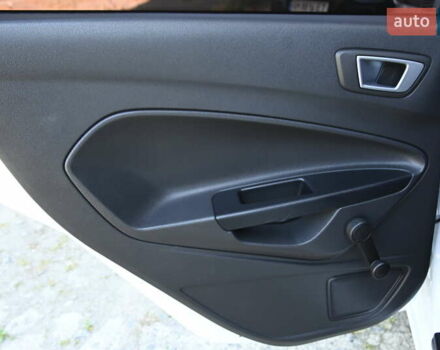 Белый Форд Фиеста, объемом двигателя 1.5 л и пробегом 115 тыс. км за 8499 $, фото 25 на Automoto.ua