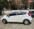 Білий Форд Фієста, об'ємом двигуна 1 л та пробігом 145 тис. км за 6999 $, фото 7 на Automoto.ua