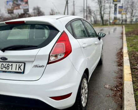 Белый Форд Фиеста, объемом двигателя 1 л и пробегом 132 тыс. км за 7500 $, фото 12 на Automoto.ua