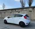 Белый Форд Фиеста, объемом двигателя 1.2 л и пробегом 120 тыс. км за 6400 $, фото 1 на Automoto.ua