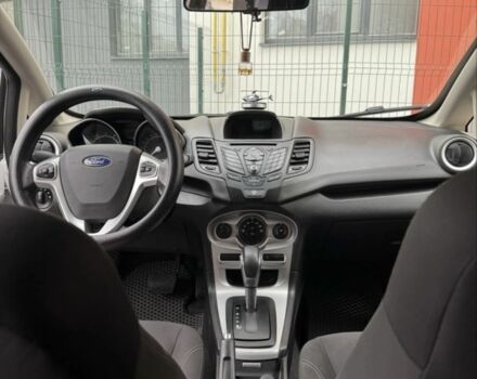 Білий Форд Фієста, об'ємом двигуна 1.6 л та пробігом 134 тис. км за 8900 $, фото 3 на Automoto.ua