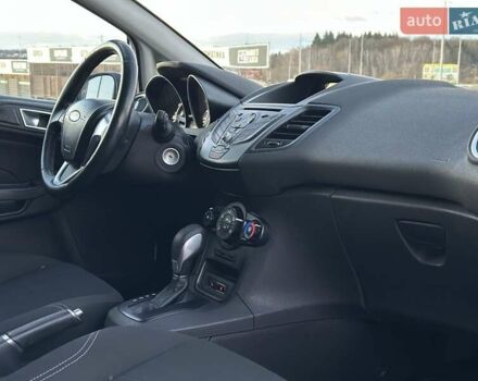 Білий Форд Фієста, об'ємом двигуна 1 л та пробігом 54 тис. км за 9900 $, фото 41 на Automoto.ua