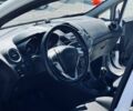 Білий Форд Фієста, об'ємом двигуна 1.25 л та пробігом 48 тис. км за 8382 $, фото 5 на Automoto.ua