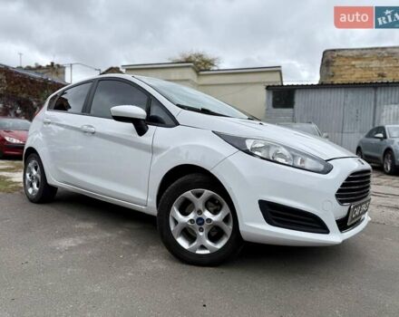 Білий Форд Фієста, об'ємом двигуна 1.6 л та пробігом 138 тис. км за 7500 $, фото 4 на Automoto.ua