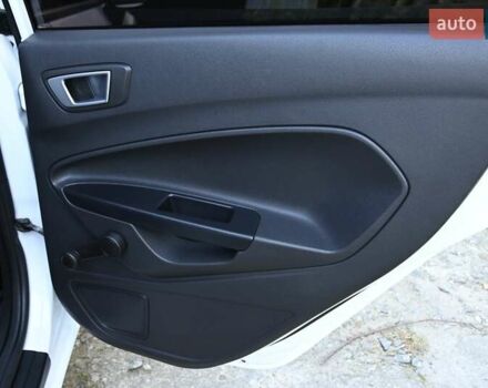 Белый Форд Фиеста, объемом двигателя 1.5 л и пробегом 115 тыс. км за 8499 $, фото 27 на Automoto.ua