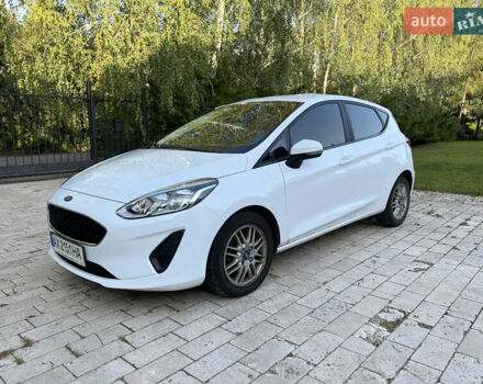 Форд Фиеста 2017 в Харькове на Automoto.ua Белый Форд Фиеста, объемом двигателя 1 л и пробегом 89 тыс. км за 11000 $, фото 2 на Automoto.ua