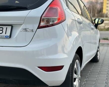 Білий Форд Фієста, об'ємом двигуна 1 л та пробігом 54 тис. км за 9900 $, фото 19 на Automoto.ua