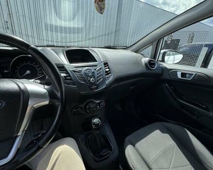 Білий Форд Фієста, об'ємом двигуна 1.24 л та пробігом 130 тис. км за 6800 $, фото 27 на Automoto.ua