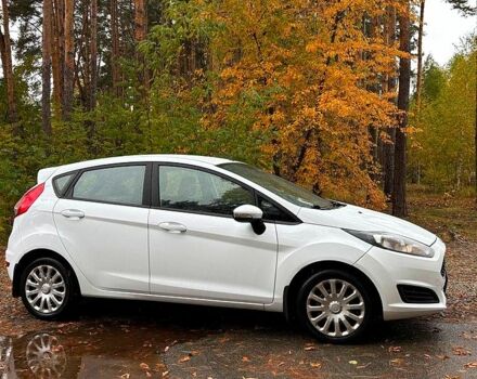 Белый Форд Фиеста, объемом двигателя 1.4 л и пробегом 149 тыс. км за 7200 $, фото 3 на Automoto.ua