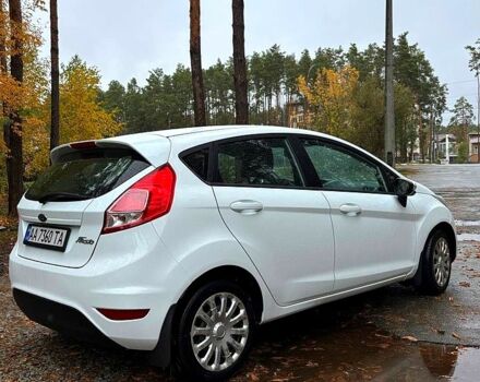 Белый Форд Фиеста, объемом двигателя 1.4 л и пробегом 149 тыс. км за 7200 $, фото 6 на Automoto.ua