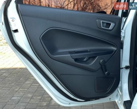 Белый Форд Фиеста, объемом двигателя 1.5 л и пробегом 115 тыс. км за 7999 $, фото 24 на Automoto.ua