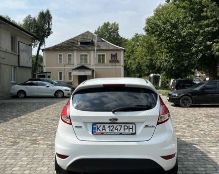 Белый Форд Фиеста, объемом двигателя 1 л и пробегом 145 тыс. км за 7005 $, фото 5 на Automoto.ua