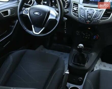 Белый Форд Фиеста, объемом двигателя 1.4 л и пробегом 115 тыс. км за 8200 $, фото 5 на Automoto.ua