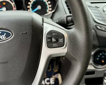 Білий Форд Фієста, об'ємом двигуна 1.6 л та пробігом 138 тис. км за 7500 $, фото 22 на Automoto.ua