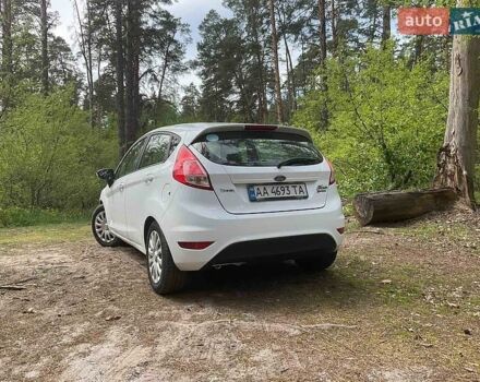 Белый Форд Фиеста, объемом двигателя 1.24 л и пробегом 125 тыс. км за 7500 $, фото 4 на Automoto.ua