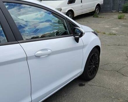 Білий Форд Фієста, об'ємом двигуна 1 л та пробігом 142 тис. км за 8500 $, фото 9 на Automoto.ua