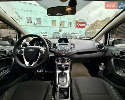 Білий Форд Фієста, об'ємом двигуна 1.6 л та пробігом 138 тис. км за 7500 $, фото 12 на Automoto.ua