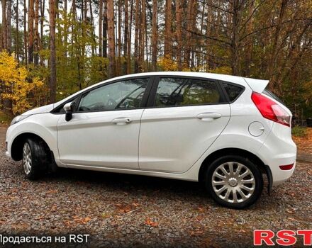 Белый Форд Фиеста, объемом двигателя 1.4 л и пробегом 149 тыс. км за 7200 $, фото 5 на Automoto.ua