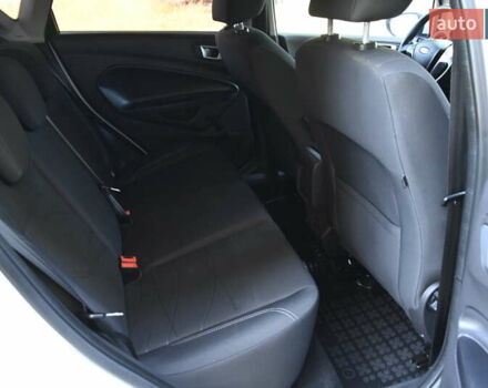 Белый Форд Фиеста, объемом двигателя 1.5 л и пробегом 115 тыс. км за 8499 $, фото 28 на Automoto.ua