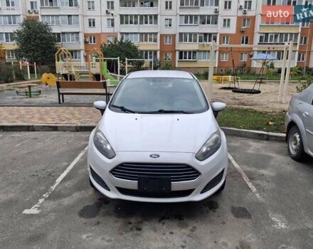 Форд Фиеста 2018 в Вишневом на Automoto.ua Белый Форд Фиеста, объемом двигателя 1.6 л и пробегом 141 тыс. км за 9500 $, фото 1 на Automoto.ua